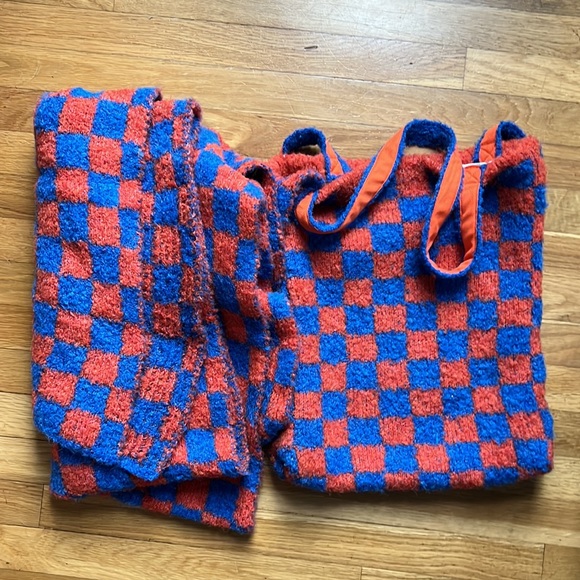 NWOT Free People Checkers Carry On Scarf Set - Cobalt/Orange Combo - Picture 4 of 7